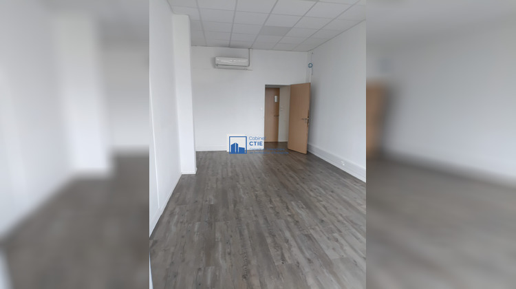 Ma-Cabane - Location Divers Saint-Barthélemy-d'Anjou, 192 m²