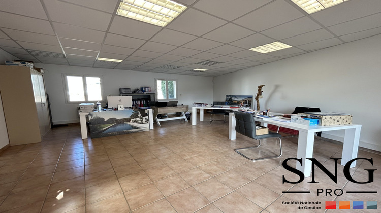 Ma-Cabane - Location Divers Saint-Cannat, 147 m²