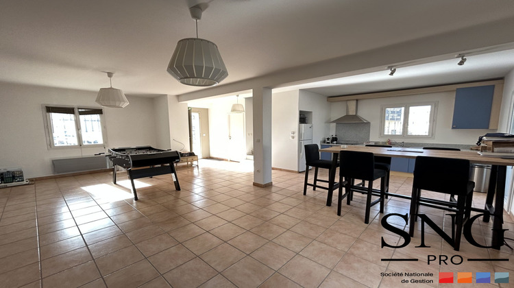 Ma-Cabane - Location Divers Saint-Cannat, 147 m²