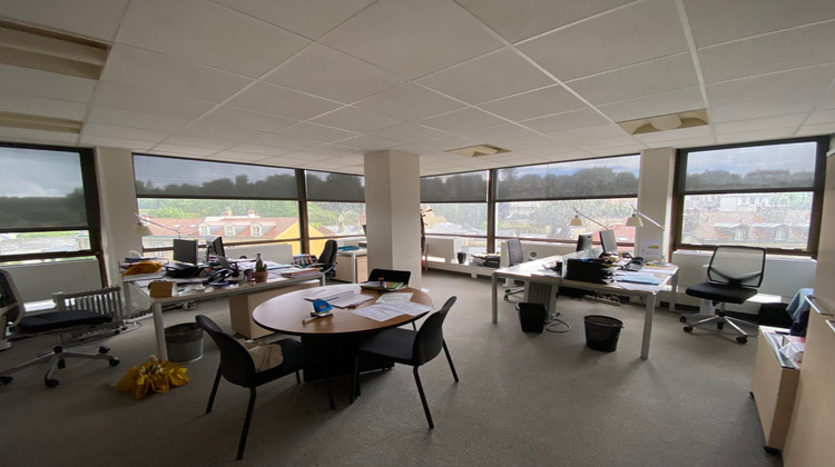 Ma-Cabane - Location Divers Saint-Cloud, 335 m²