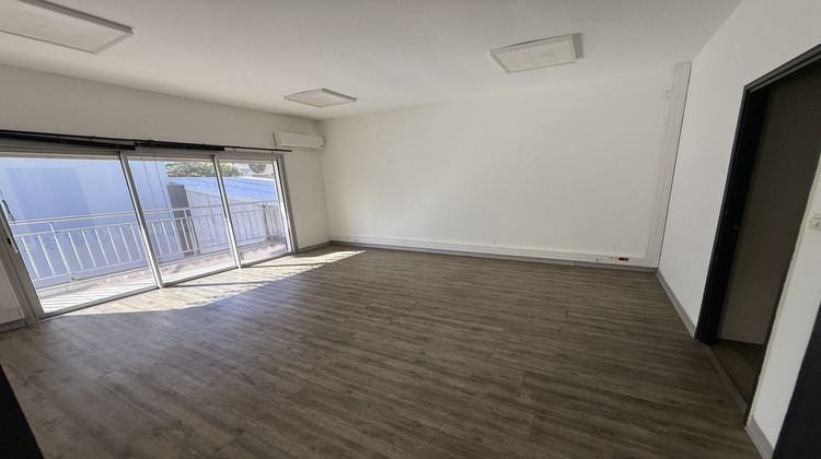 Ma-Cabane - Location Divers Saint-Denis, 350 m²