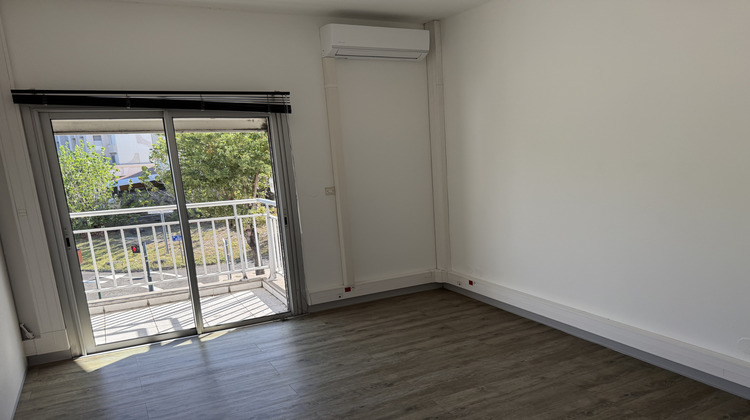 Ma-Cabane - Location Divers Saint-Denis, 350 m²