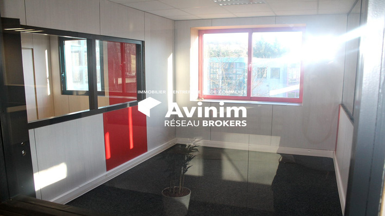 Ma-Cabane - Location Divers Saint-Genis-Laval, 213 m²