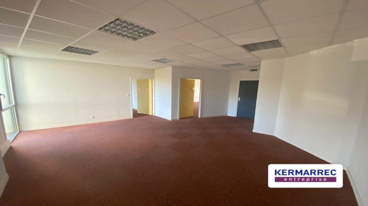 Ma-Cabane - Location Divers Saint-Jacques-de-la-Lande, 698 m²