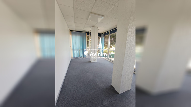Ma-Cabane - Location Divers Saint-Laurent-du-Var, 147 m²