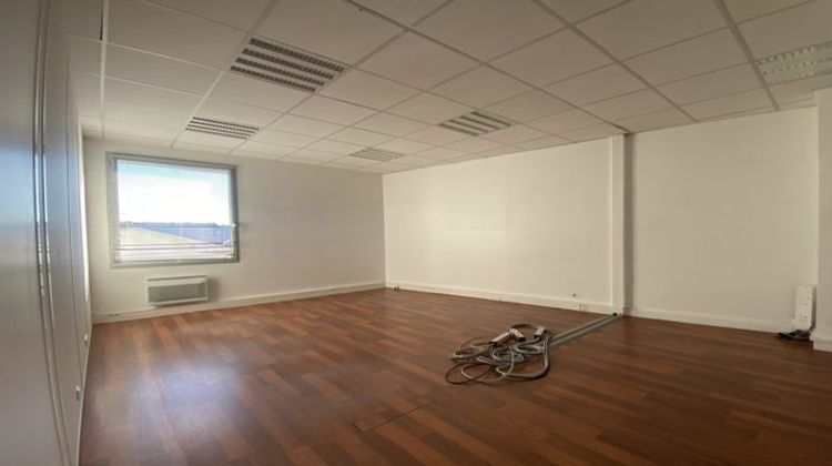 Ma-Cabane - Location Divers Saint-Ouen, 265 m²