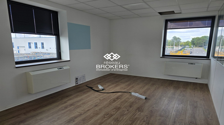 Ma-Cabane - Location Divers Saint-Ouen-l'Aumône, 660 m²