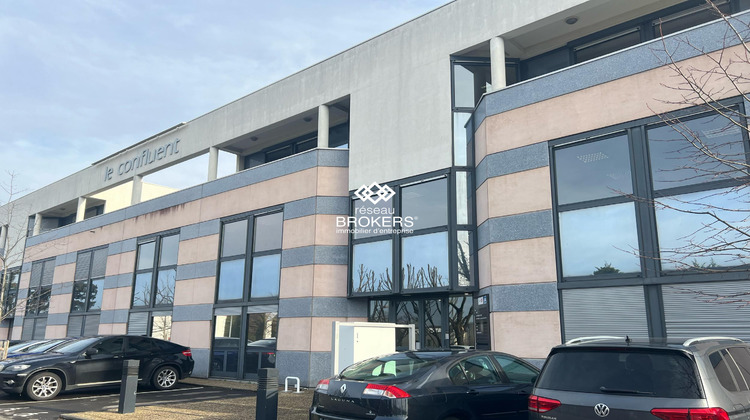 Ma-Cabane - Location Divers Saint-Quentin-Fallavier, 131 m²