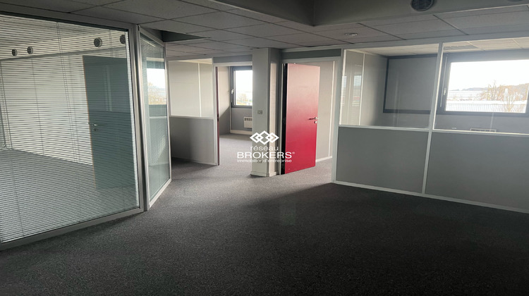 Ma-Cabane - Location Divers Saint-Quentin-Fallavier, 131 m²