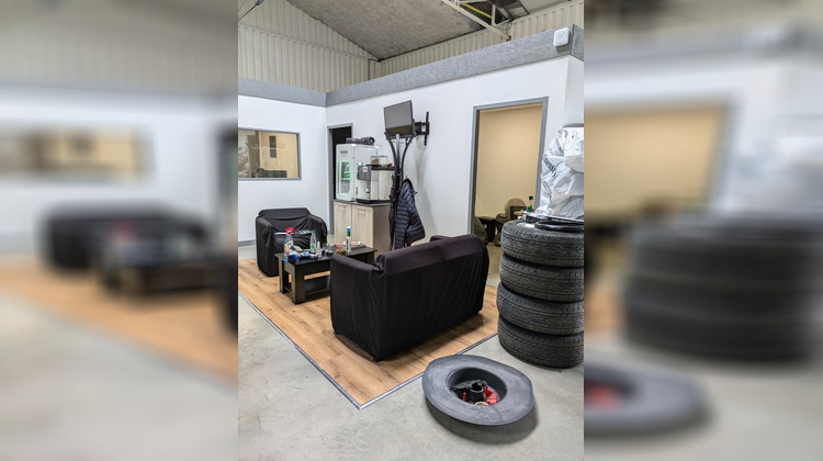 Ma-Cabane - Location Divers SAINT VINCENT DE MERCUZE, 610 m²