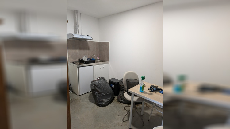 Ma-Cabane - Location Divers SAINT VINCENT DE MERCUZE, 610 m²