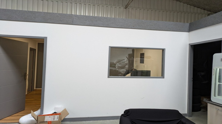 Ma-Cabane - Location Divers SAINT VINCENT DE MERCUZE, 610 m²