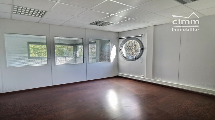 Ma-Cabane - Location Divers Seyssinet-Pariset, 220 m²