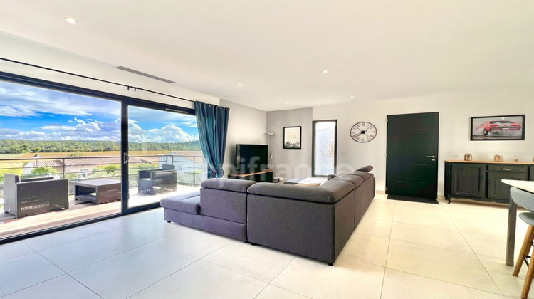 Ma-Cabane - Location Divers VACQUIERES, 97 m²