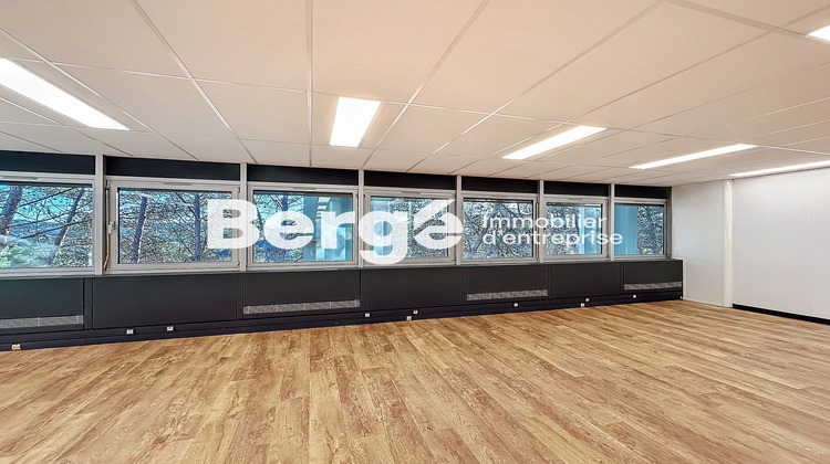 Ma-Cabane - Location Divers Valbonne, 327 m²