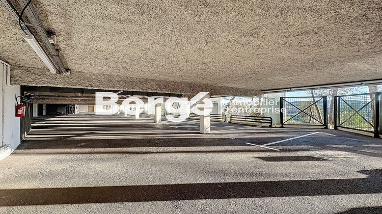 Ma-Cabane - Location Divers Valbonne, 327 m²