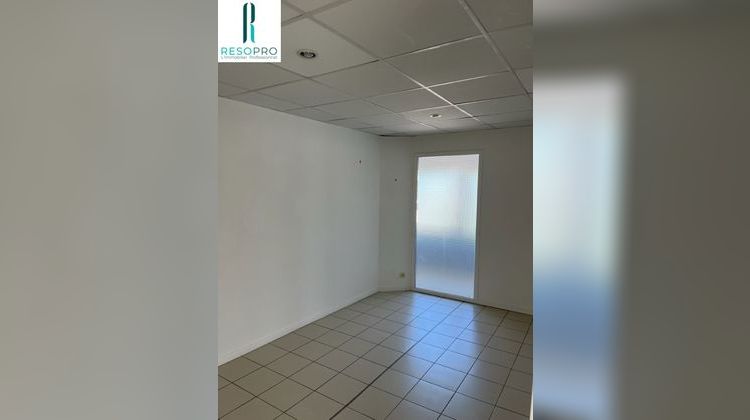 Ma-Cabane - Location Divers Venelles, 120 m²