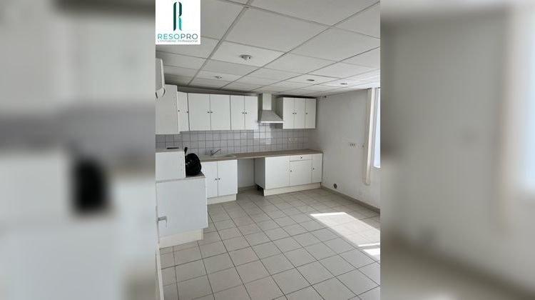 Ma-Cabane - Location Divers Venelles, 120 m²