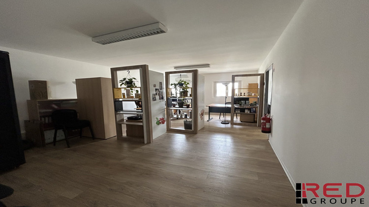 Ma-Cabane - Location Divers Venelles, 180 m²