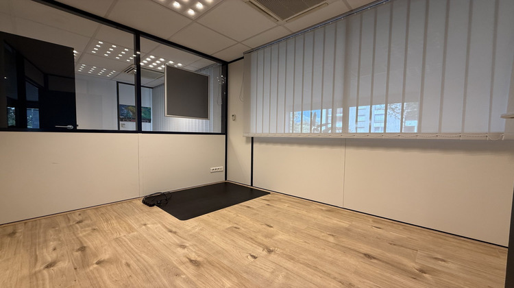 Ma-Cabane - Location Local commercial Échirolles, 334 m²