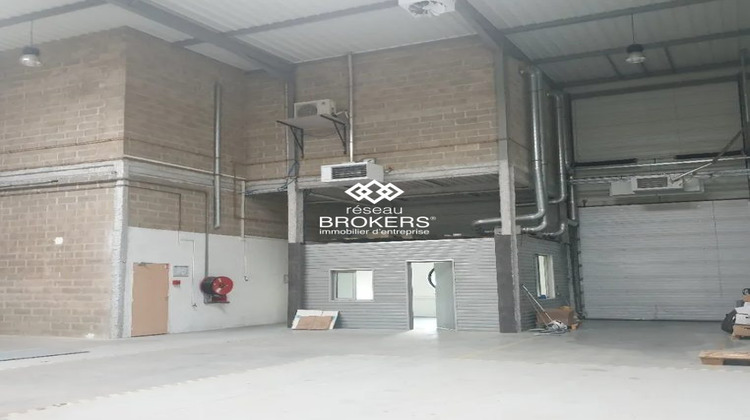 Ma-Cabane - Location Local commercial Élancourt, 948 m²