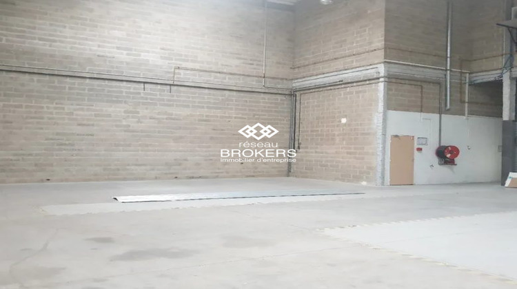 Ma-Cabane - Location Local commercial Élancourt, 948 m²