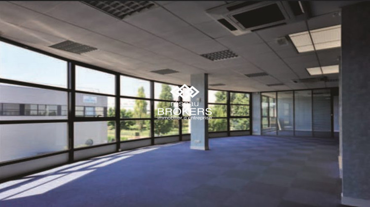 Ma-Cabane - Location Local commercial Élancourt, 948 m²