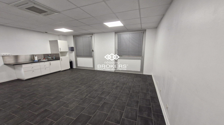 Ma-Cabane - Location Local commercial Émerainville, 374 m²