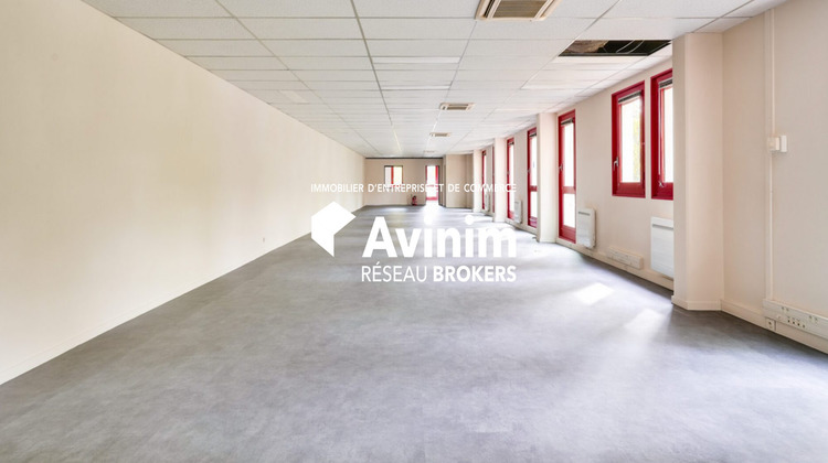Ma-Cabane - Location Local commercial Éragny, 645 m²