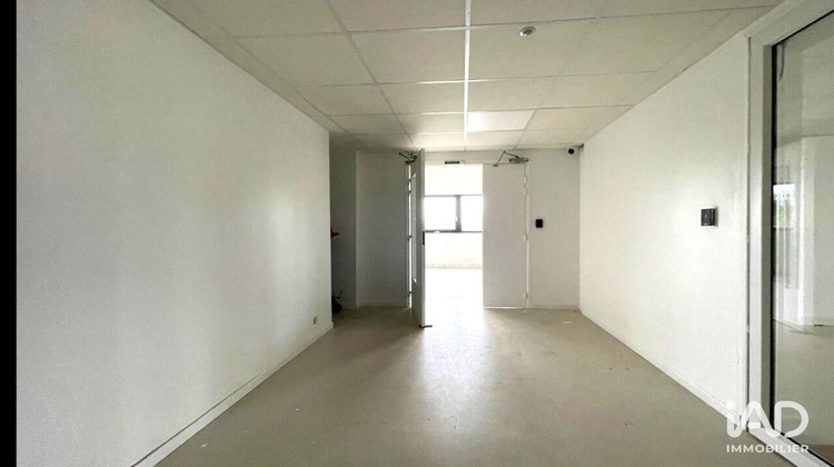 Ma-Cabane - Location Local commercial Évry-Courcouronnes, 179 m²