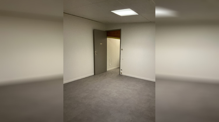 Ma-Cabane - Location Local commercial Acquigny, 340 m²