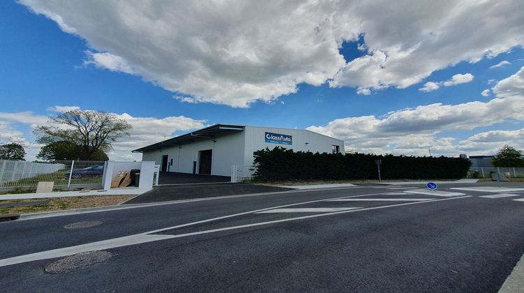 Ma-Cabane - Location Local commercial AMBARES-ET-LAGRAVE, 300 m²