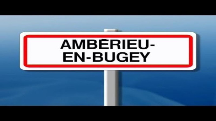 Ma-Cabane - Location Local commercial AMBERIEU-EN-BUGEY, 113 m²