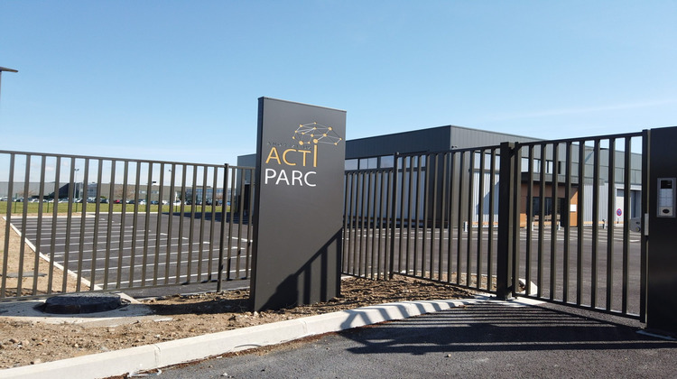 Ma-Cabane - Location Local commercial Andrézieux-Bouthéon, 415 m²
