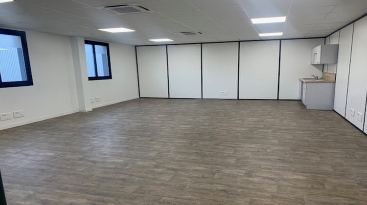 Ma-Cabane - Location Local commercial ANDREZIEUX-BOUTHEON, 82 m²