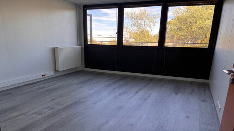Ma-Cabane - Location Local commercial ANDREZIEUX-BOUTHEON, 450 m²