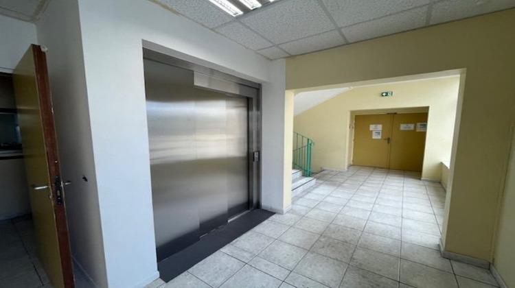 Ma-Cabane - Location Local commercial ANGERS, 174 m²