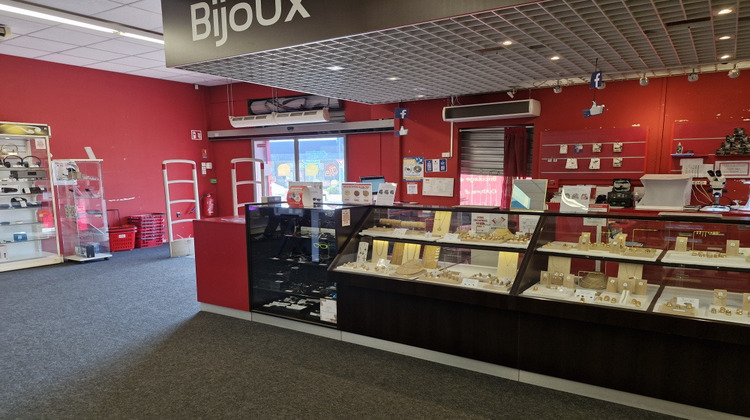 Ma-Cabane - Location Local commercial Angoulême, 715 m²