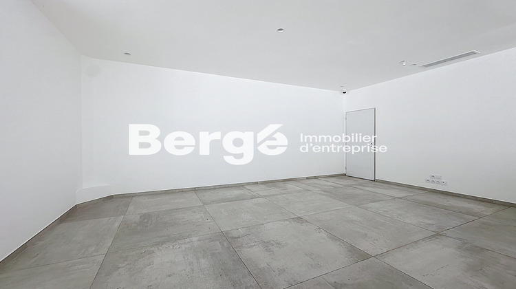 Ma-Cabane - Location Local commercial Antibes, 128 m²