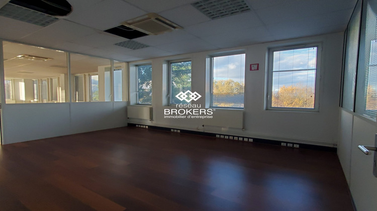 Ma-Cabane - Location Local commercial Archamps, 294 m²