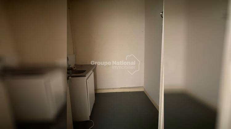 Ma-Cabane - Location Local commercial ARLES, 77 m²