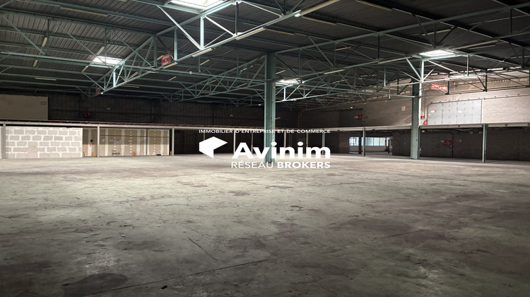 Ma-Cabane - Location Local commercial Aubagne, 2180 m²