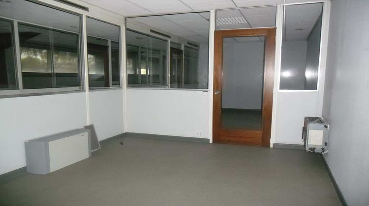 Ma-Cabane - Location Local commercial AUCAMVILLE, 230 m²