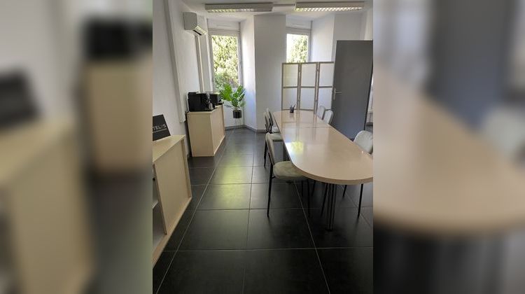 Ma-Cabane - Location Local commercial AVIGNON, 60 m²