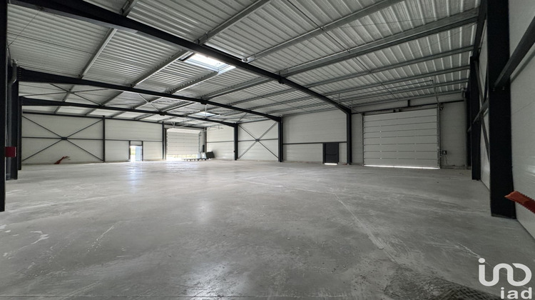 Ma-Cabane - Location Local commercial Azay-le-Brûlé, 421 m²