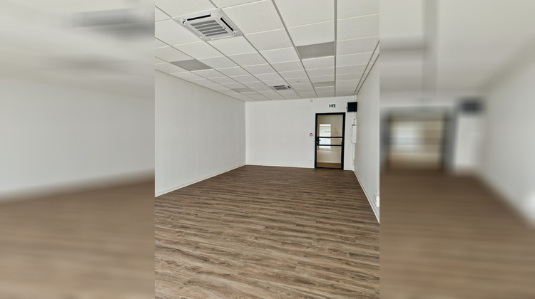 Ma-Cabane - Location Local commercial Baie-Mahault, 37 m²