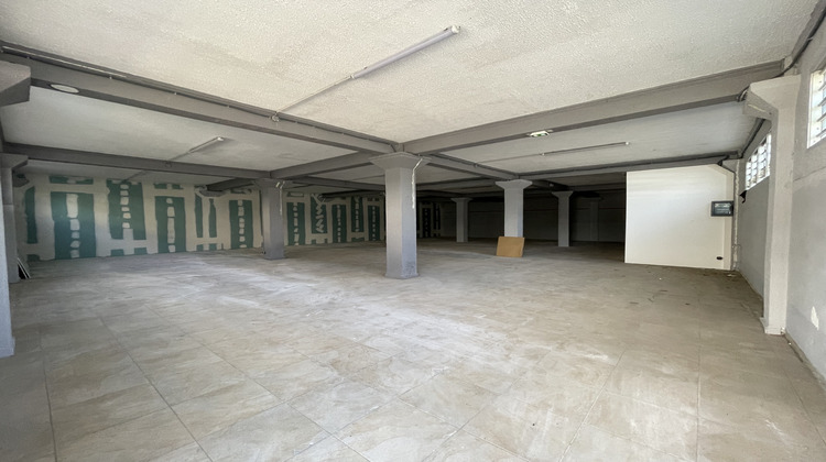 Ma-Cabane - Location Local commercial Baie-Mahault, 300 m²