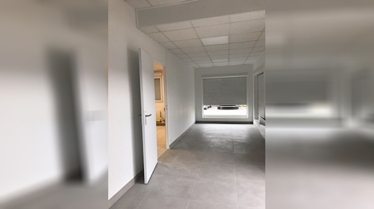 Ma-Cabane - Location Local commercial BARBEREY SAINT SULPICE, 110 m²