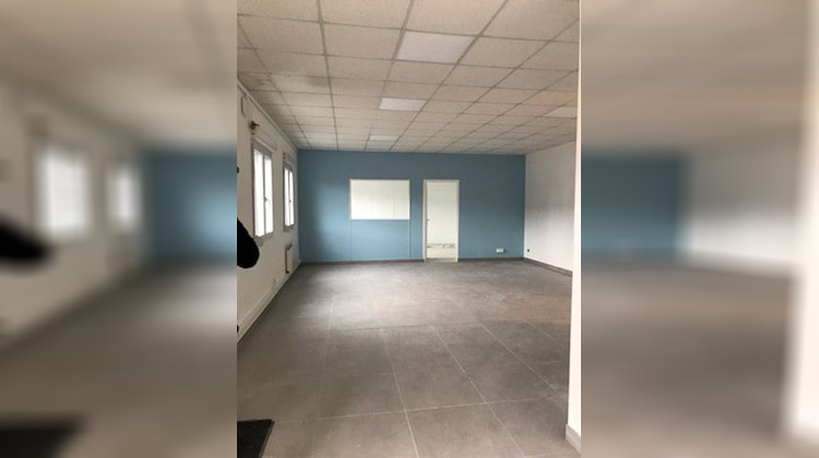 Ma-Cabane - Location Local commercial BARBEREY SAINT SULPICE, 110 m²