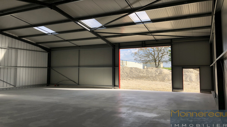 Ma-Cabane - Location Local commercial Barbezieux-Saint-Hilaire, 200 m²